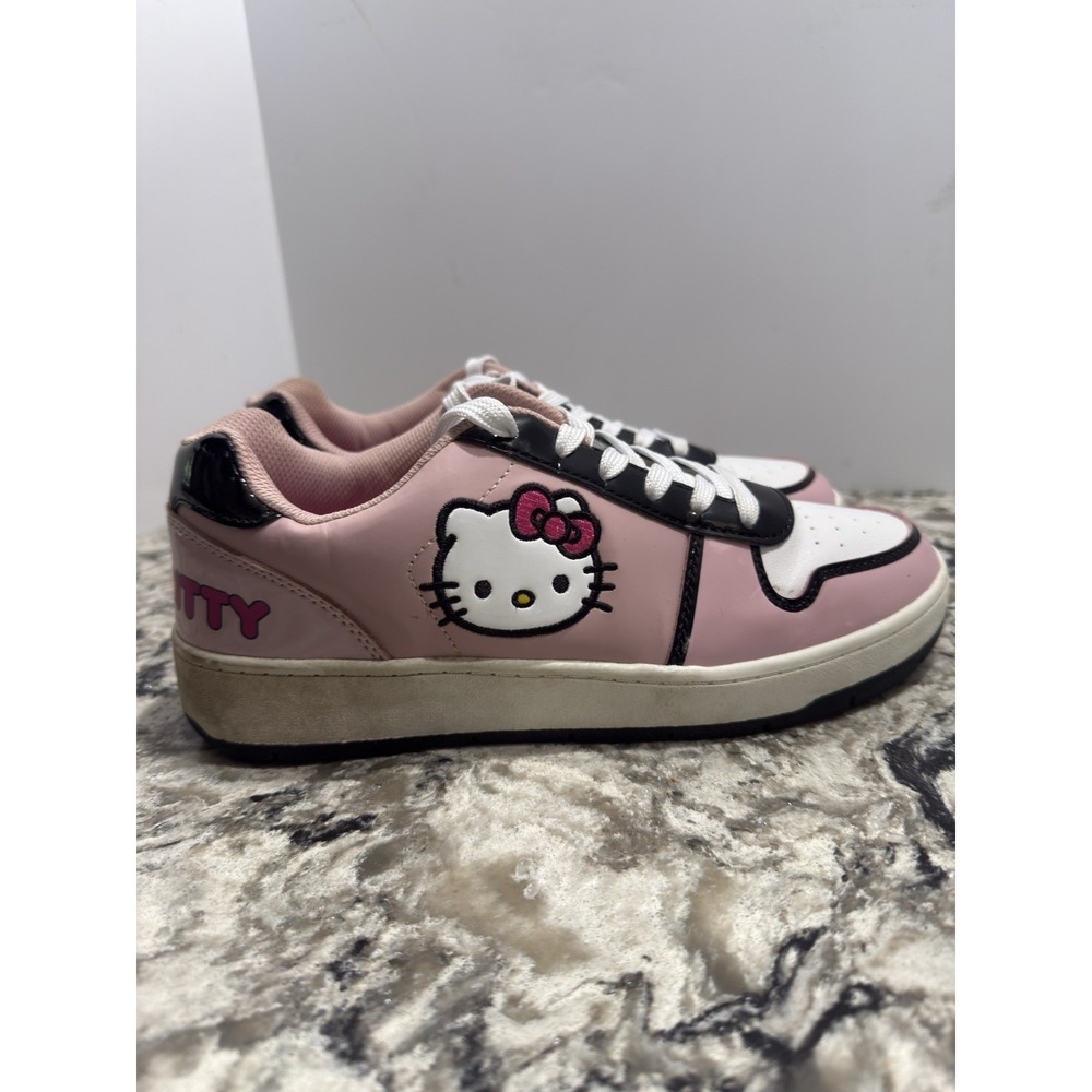 Hello Kitty Women's 9 Pink White Black Athletic Sneakers Lace Up Cartoon Logo